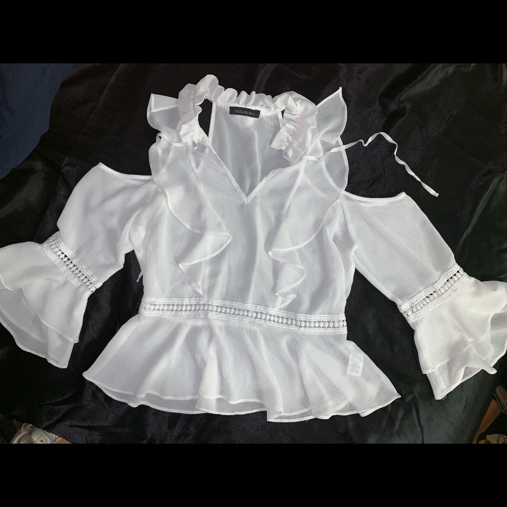 Summer White top . Lulumari
